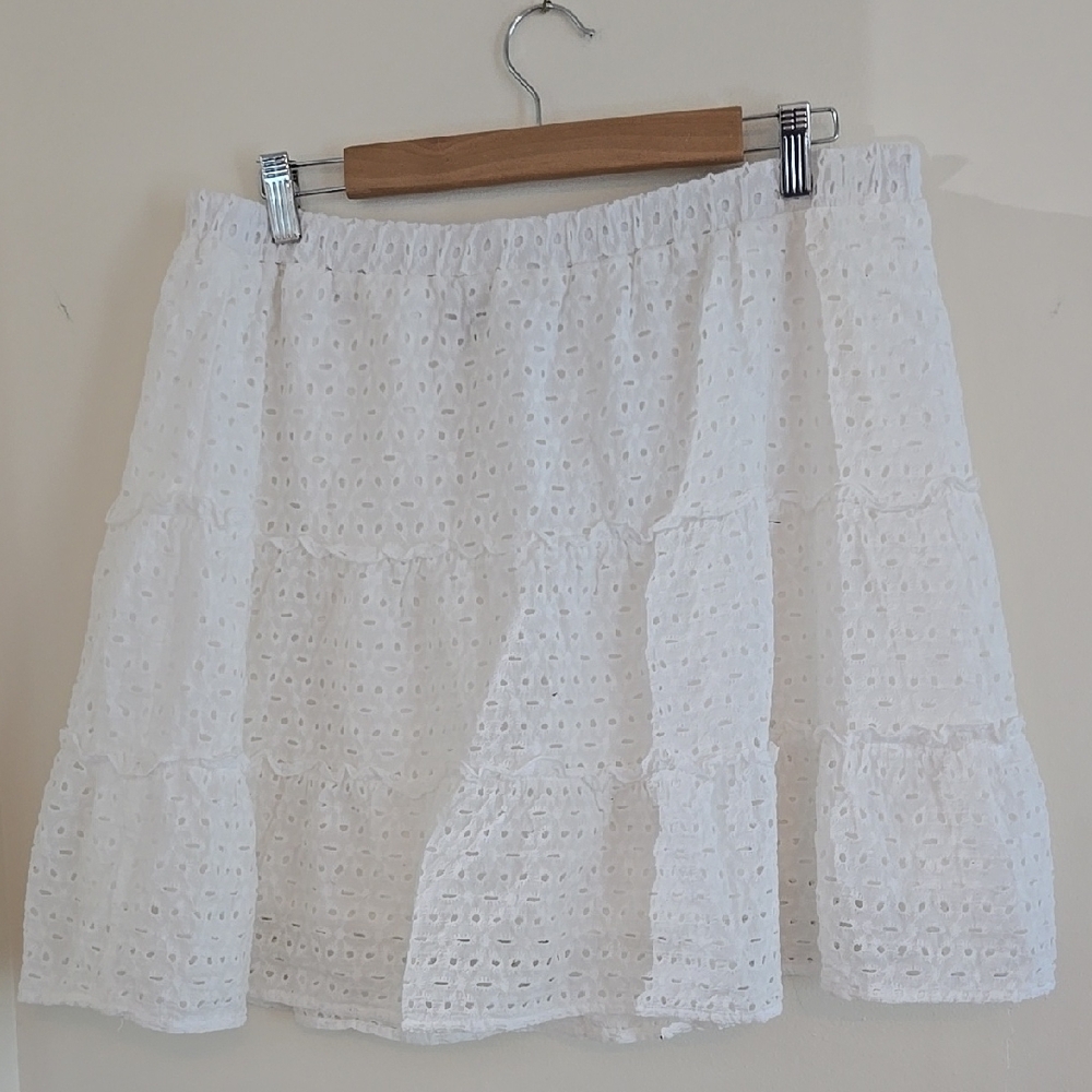 SHEIN White Skater Mini Skirt with Tiered Design
